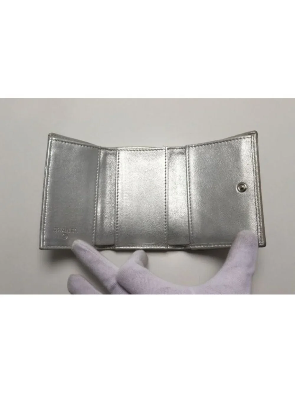 Chanel 31 Quilted Leather Trifold Wallet - Picture 4 of 10